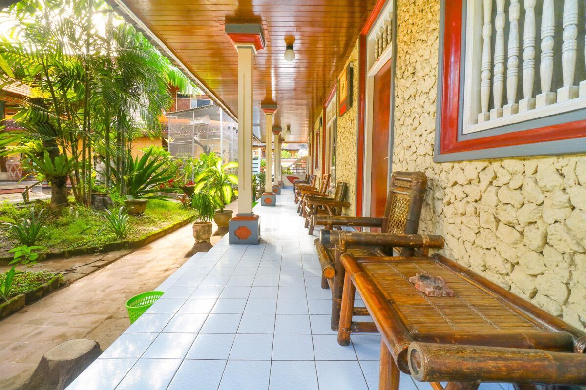 Surf Doggie Inn Kuta Lombok Extérieur photo